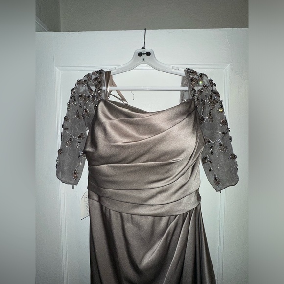 Marsoni by Colors - Off-Shoulder Quarter Sleeve Evening Dress NEW WITH TAGS - Picture 4 of 8